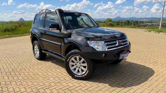MITSUBISHI PAJERO FULL 3.2 HPE 4X4 16V DIESEL 4P AUTOMÁTICO